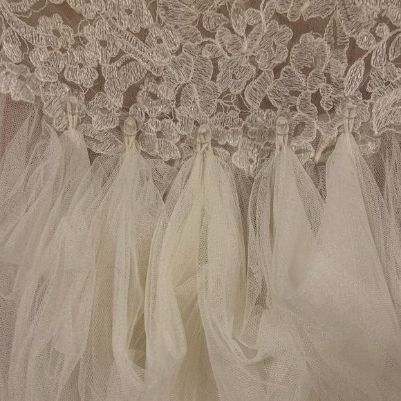 Wedding Dress - Picture 4 of 6